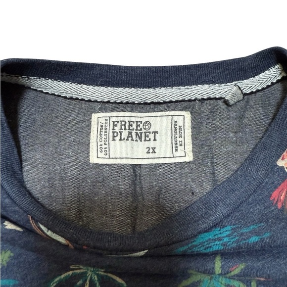 Free Planet Navy Blue Tropical Print T-Shirt Men’s Size 2X Short Sleeve - Picture 3 of 3